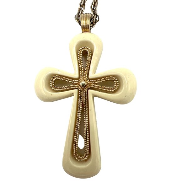 Sarah Coventry Cross Pendant Necklace 24" Chain Cream & Goldtone Costume Jewelry - Picture 2 of 5
